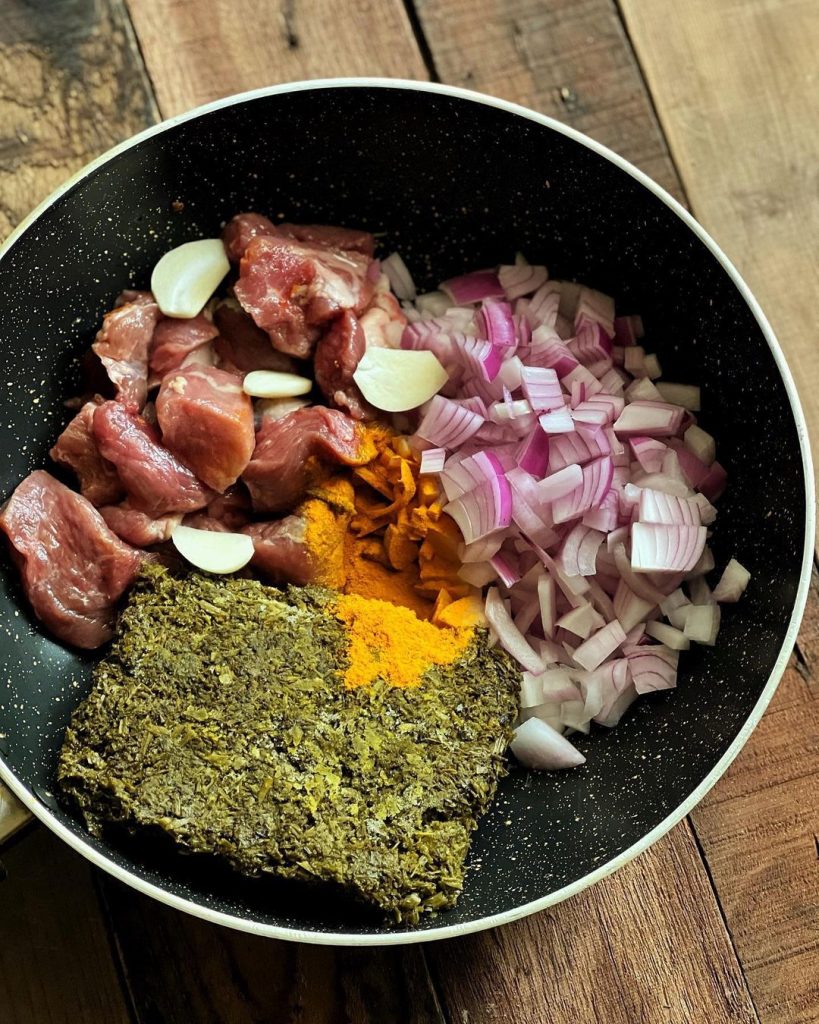 طرز تهیه خورش کشک بادمجان متفاوت و جدید با گوشت گوسفندی و سبزی محلی 26 طرز تهیه خورش کشک بادمجان