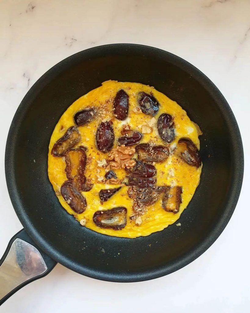 طرز تهیه قیساوا خرما ساده و مجلسی با گردو و دارچین به روش اردبیلی 16 طرز تهیه قیساوا