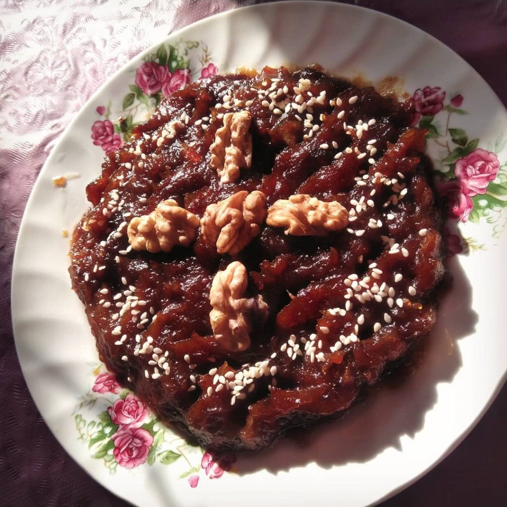 طرز تهیه قیساوا خرما ساده و مجلسی با گردو و دارچین به روش اردبیلی 18 طرز تهیه قیساوا