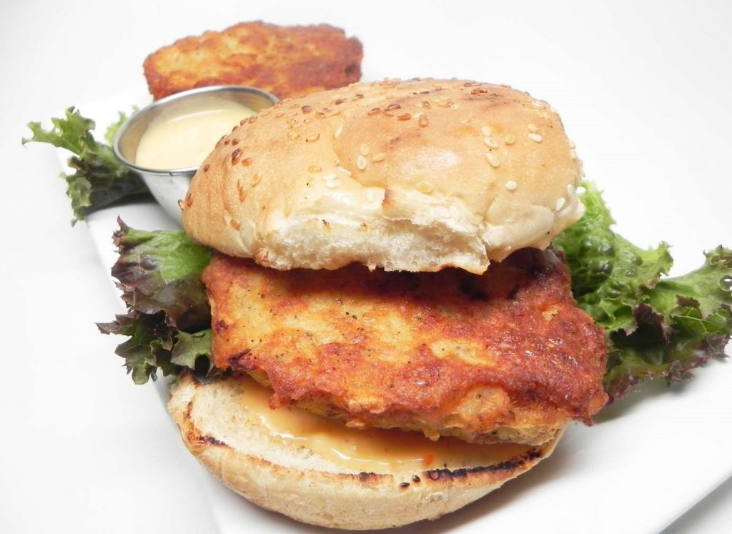 طرز تهیه برگر میگو مقوی و لذیذ با آرد سوخاری مرحله به مرحله 16 طرز تهیه برگر میگو