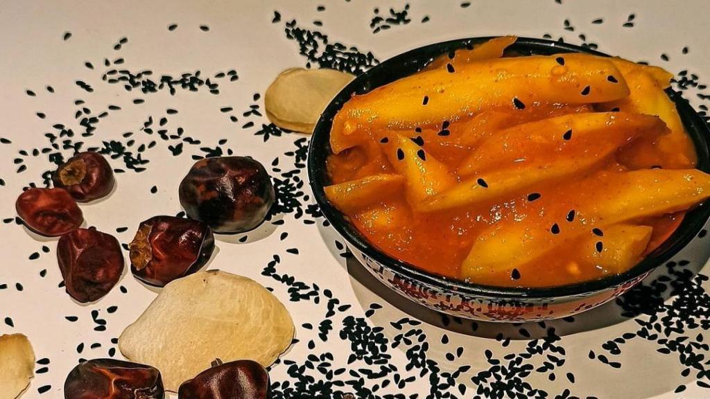 طرز تهیه ترشی اسپانیایی اصل با سس مخصوص و روغن زیتون 14 طرز تهیه ترشی انبه ساده و خوشمزه با روغن زیتون به سبک جنوبی