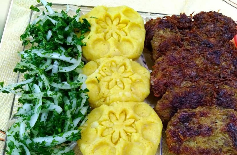 نحوه تهیه پیاز جعفری رستورانی برای کنار کباب و انواع غذا ها 4 طرز تهیه پیاز جعفری