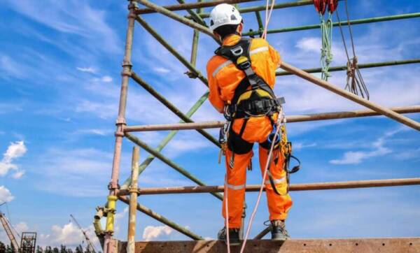 امنیت در ارتفاع؛ با خرید لایف لاین از ایران سیفتی