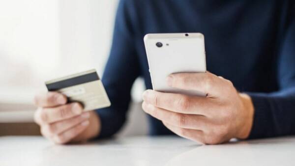 1708853780 416 آیا خرید وسایل الکترونیکی از فروشگاه های اینترنتی امن است؟