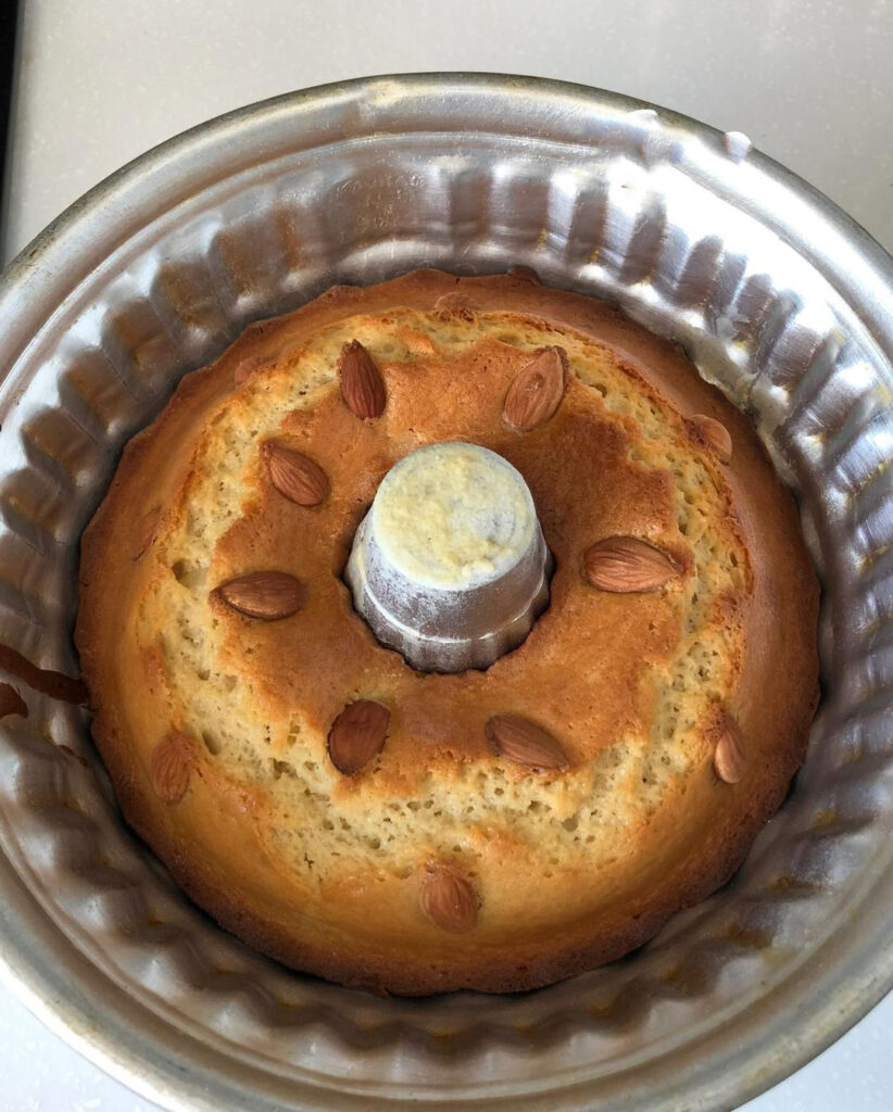 طرز تهیه کیک بادام
