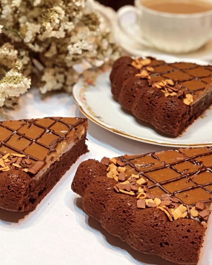 طرز تهیه کیک نسکافه ای کافی شاپی با شیر ساده و راحت