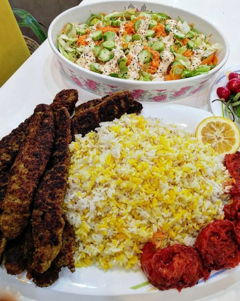 نحوه تهیه کباب کوبیده بدون ریزش با گوشت گوسفندی + همه نکات مهم_مجله رشد 2 طرز تهیه کوبیده